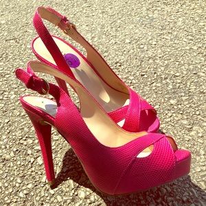 Guess open toe pumps